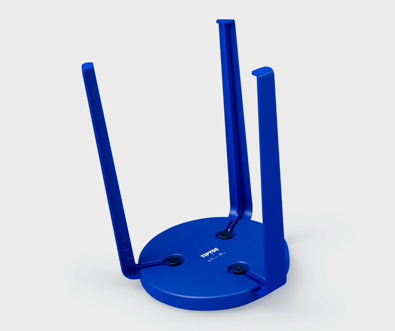 LOU Klein Blue® tabouret en chêne